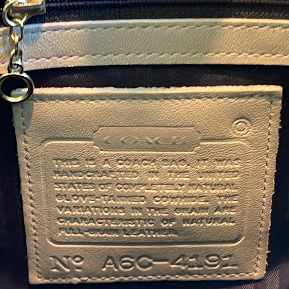 Coach Vintage Classic Legacy #4191 Soft Kelly Crossbody - Picture 16 of 16